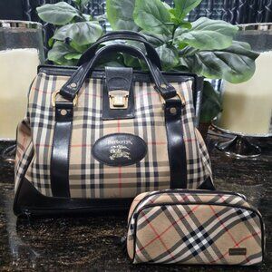 VGUC Vintage Authentic Burberrys Weekender with Pouch